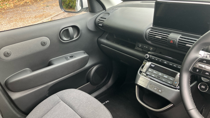 Hyundai INSTER 85kW 01 49kWh 5dr Auto Electric Hatchback - Image 14